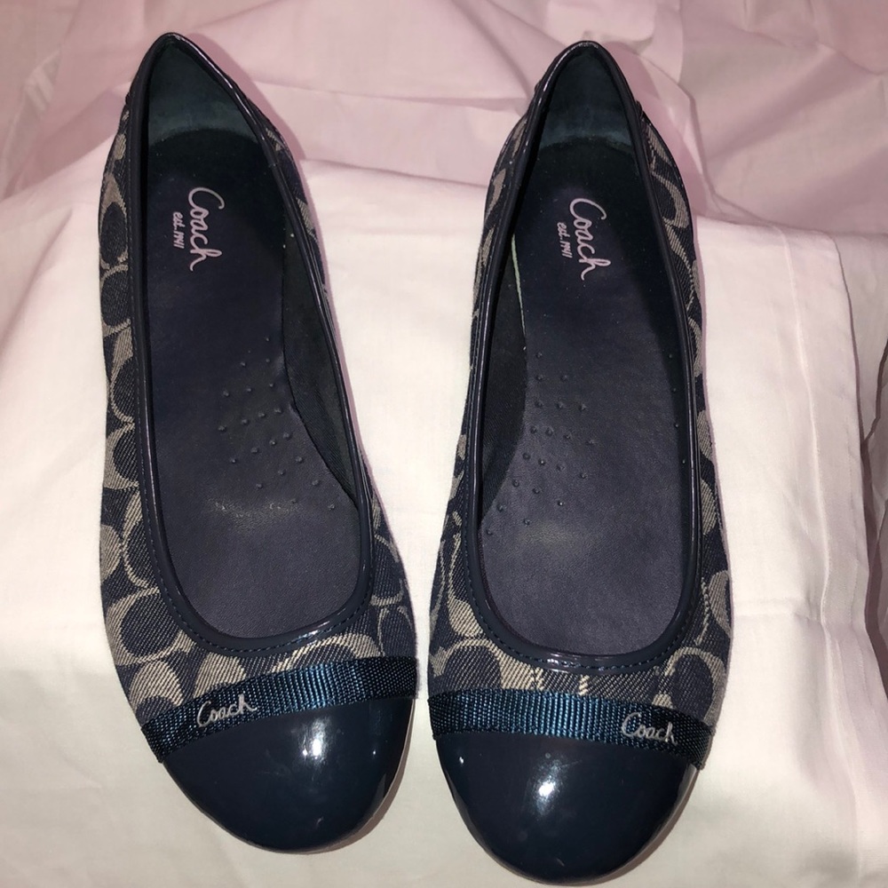 Coach flats